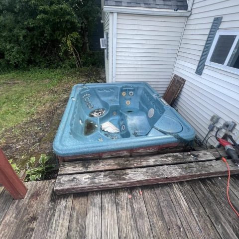 Old hot tub removal and disposal in Chicago suburbs